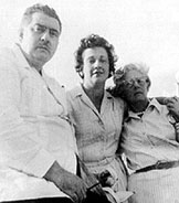 com suas irmãs